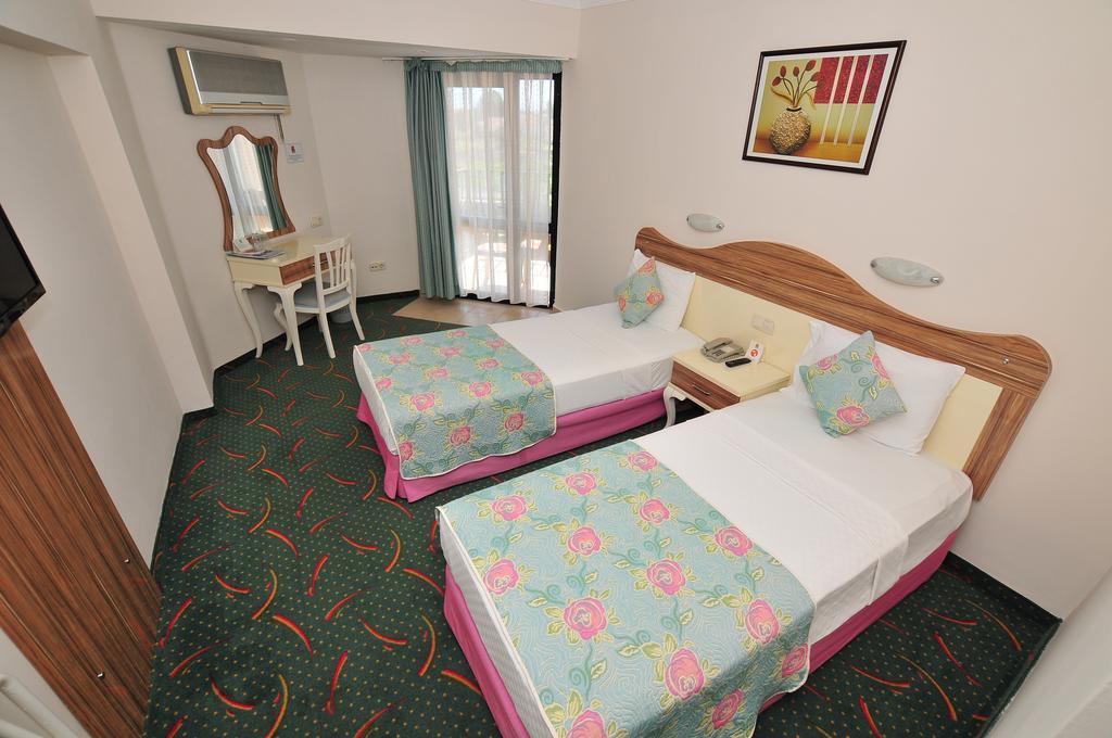 Hotel Pelin Фетхіє Екстер'єр фото